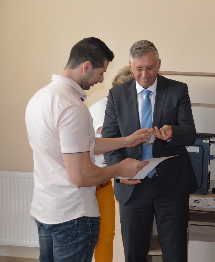 Fecskelakások átadása 08